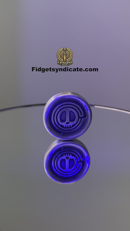 Animated 360-degree view showing the Skull Coin transitioning smoothly between collapsed and expanded modes.
